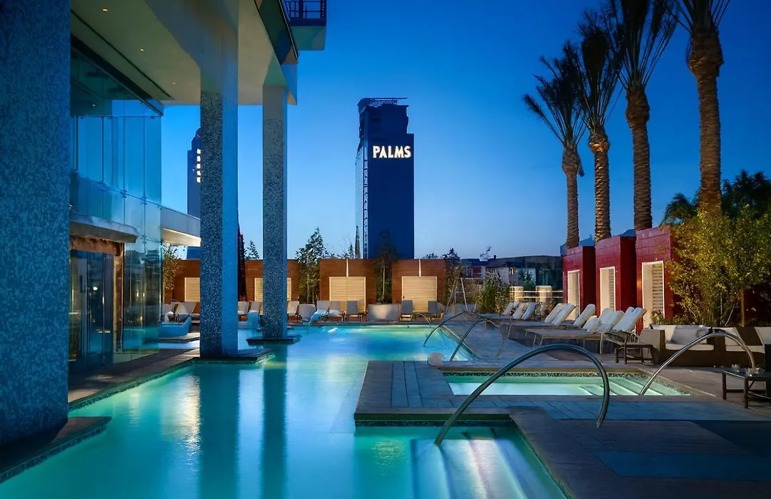 Luxury Suites At Palms Place-1